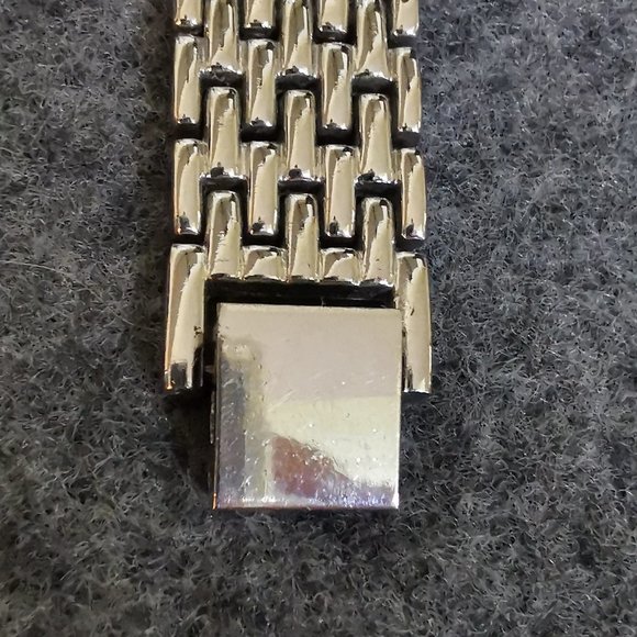 Ladies Movado Watch, stainless steel watch and strap, adjustable, size 7.5 now. - Picture 7 of 10